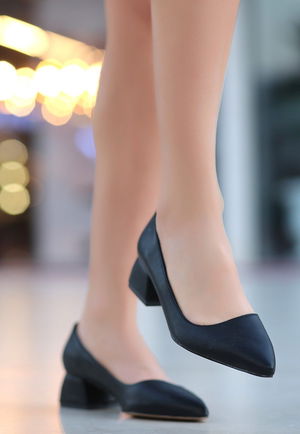 Black Skin Heeled Shoes