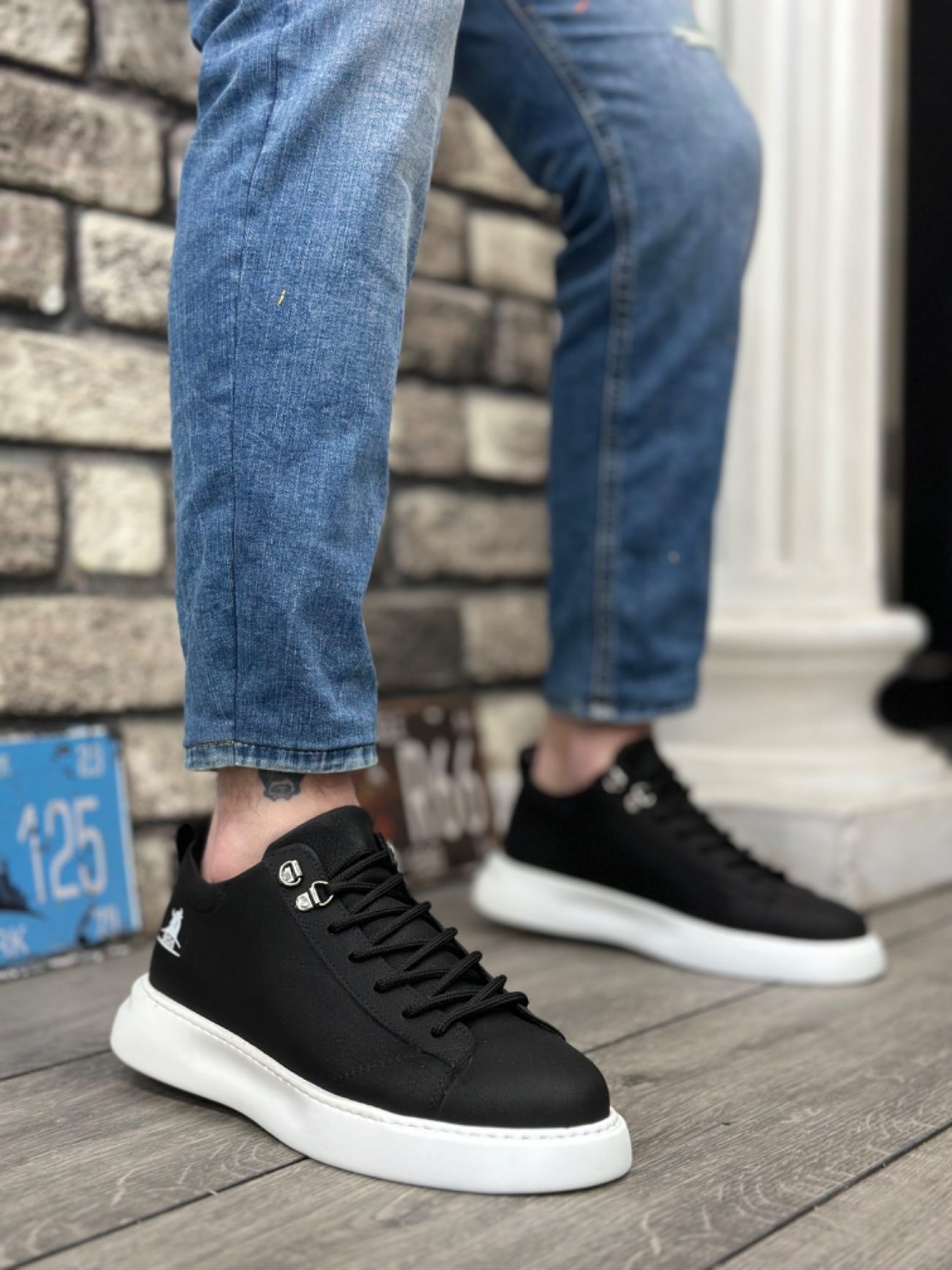 Lace-Up Men's High Sole Skin Black White Sole Sneakers