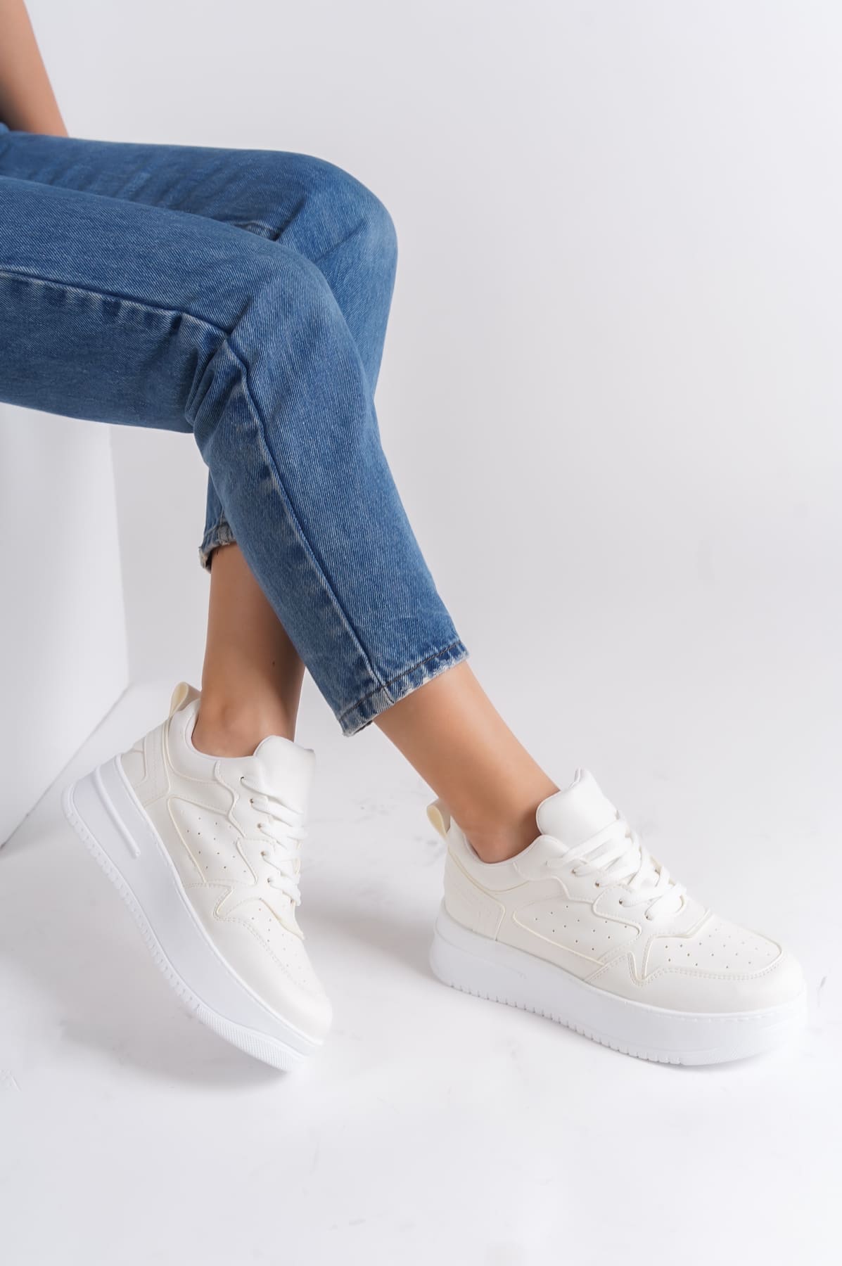 CLZ948 Lace-up Orthopedic Sole Women's Sneaker Shoes BT Off White