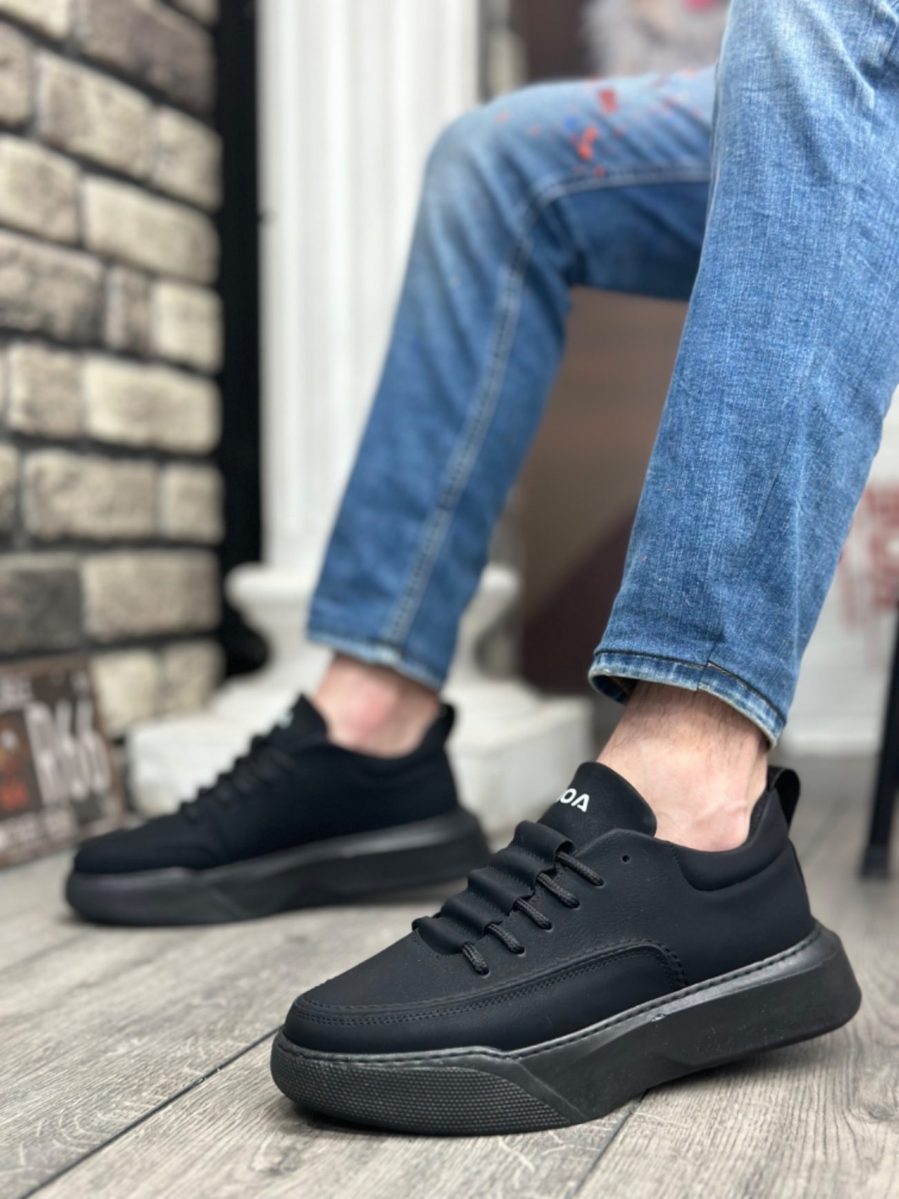 Ladder Pattern Lace-up Men's High Sole Black Skin Black Sole Sneakers