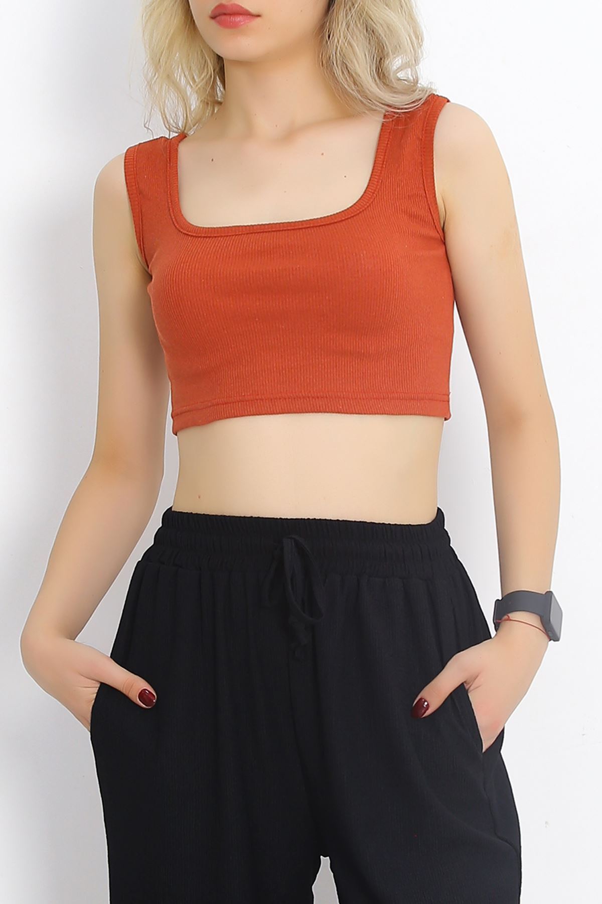 Thick Strap Crop Tank Tile