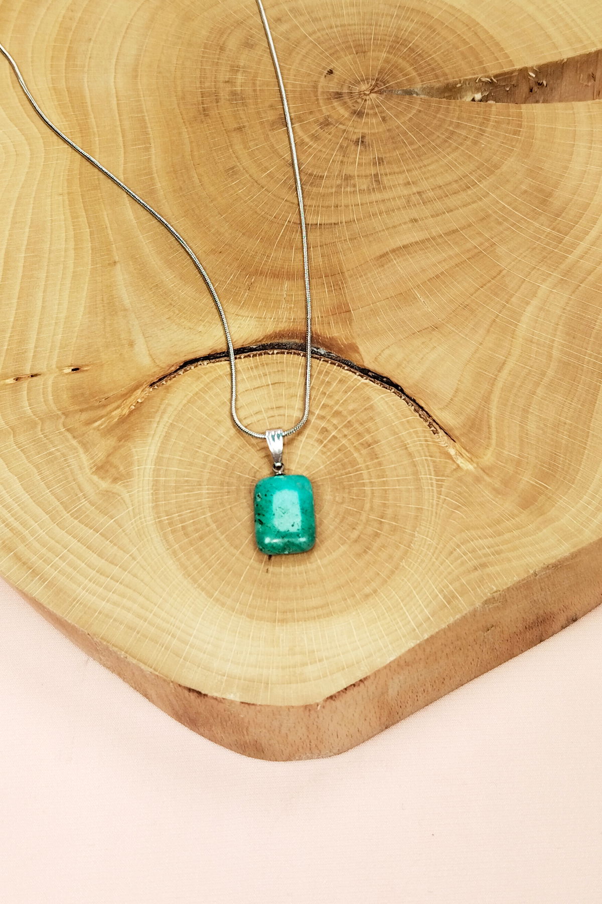 Apatite Natural Stone Handmade Pendant with Chain: 2 cm Chain: 20 cm Boxed