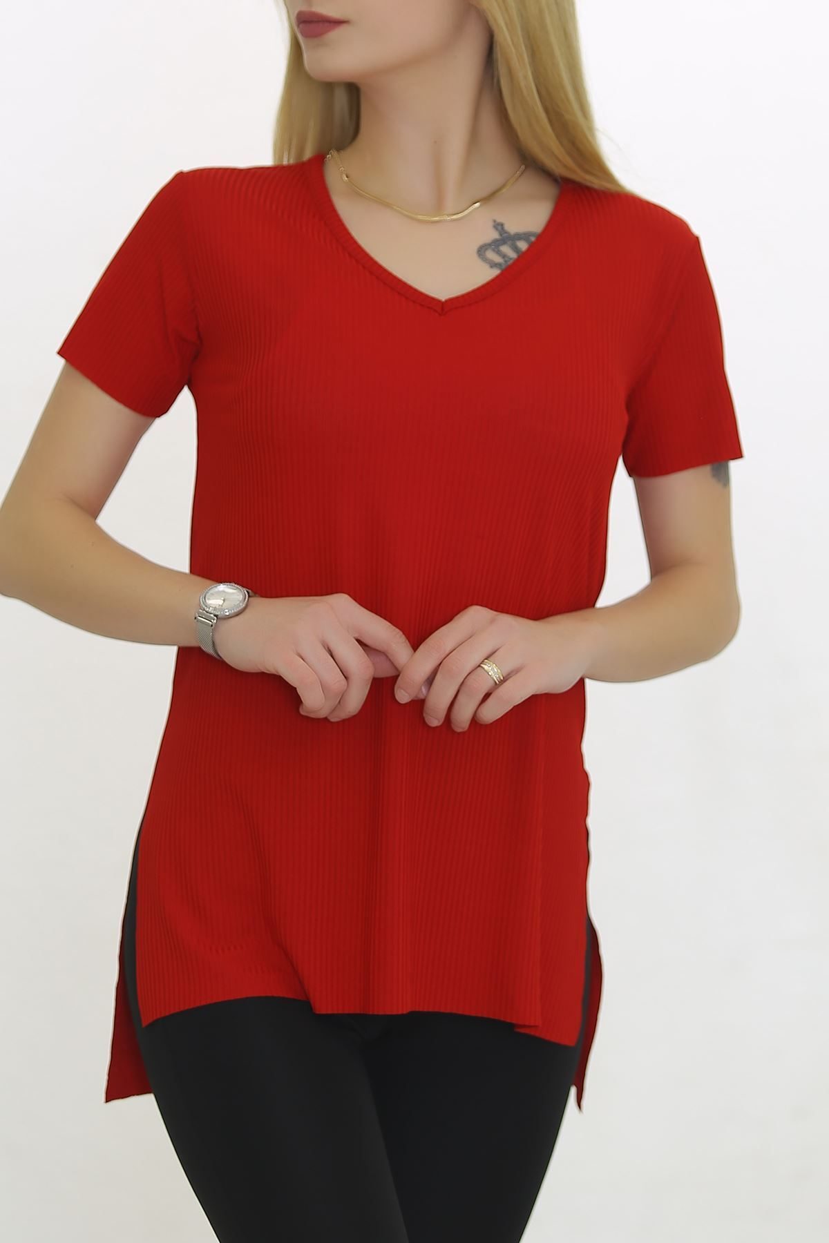 V-Neck T-Shirt with Slits Red