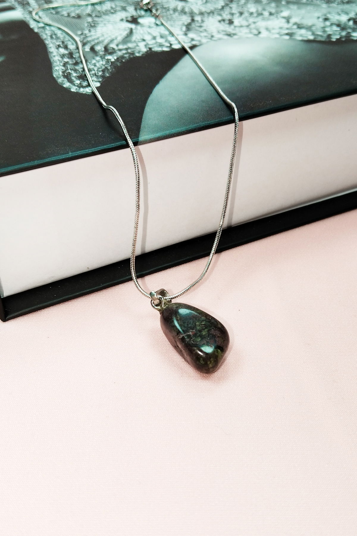 Anyolite Natural Stone Handmade Pendant with Chain: 2 cm Chain: 20 cm Boxed