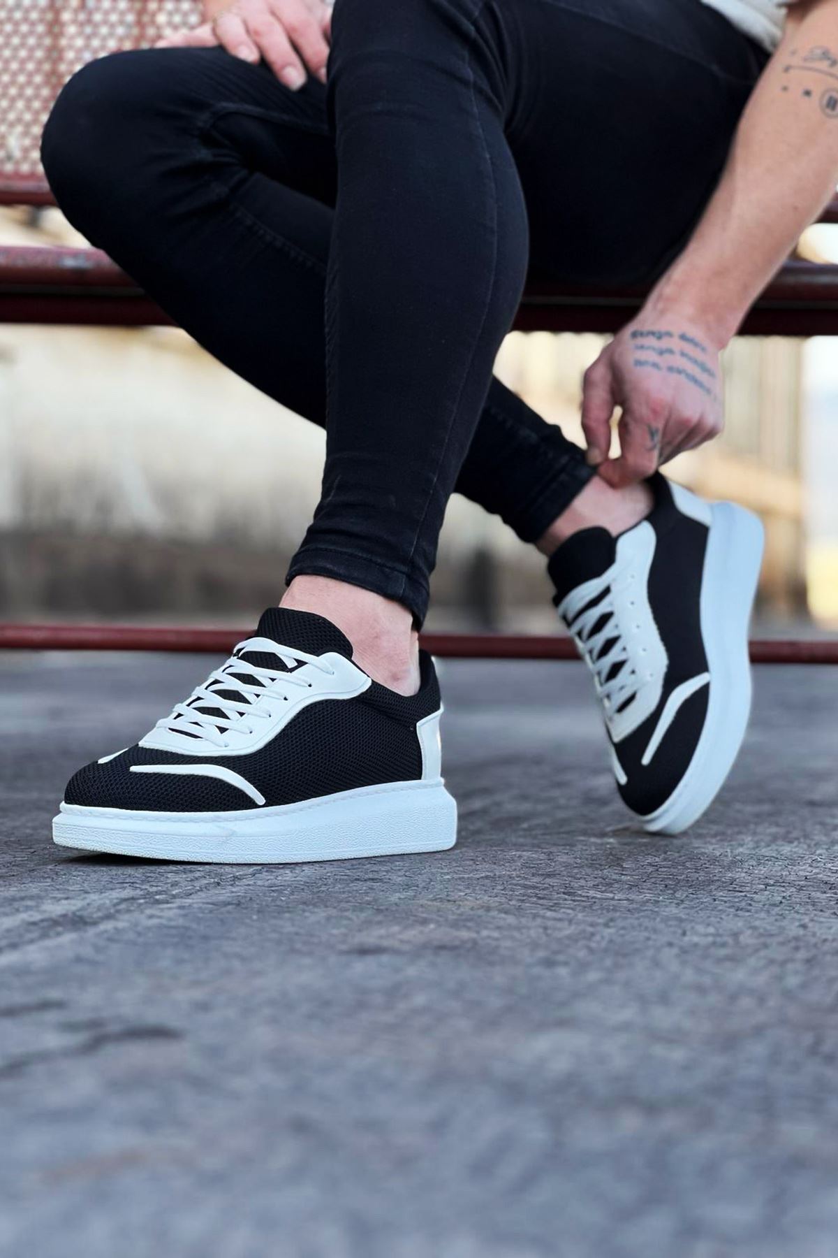 Black and White Tricot Men's Casual Shoes