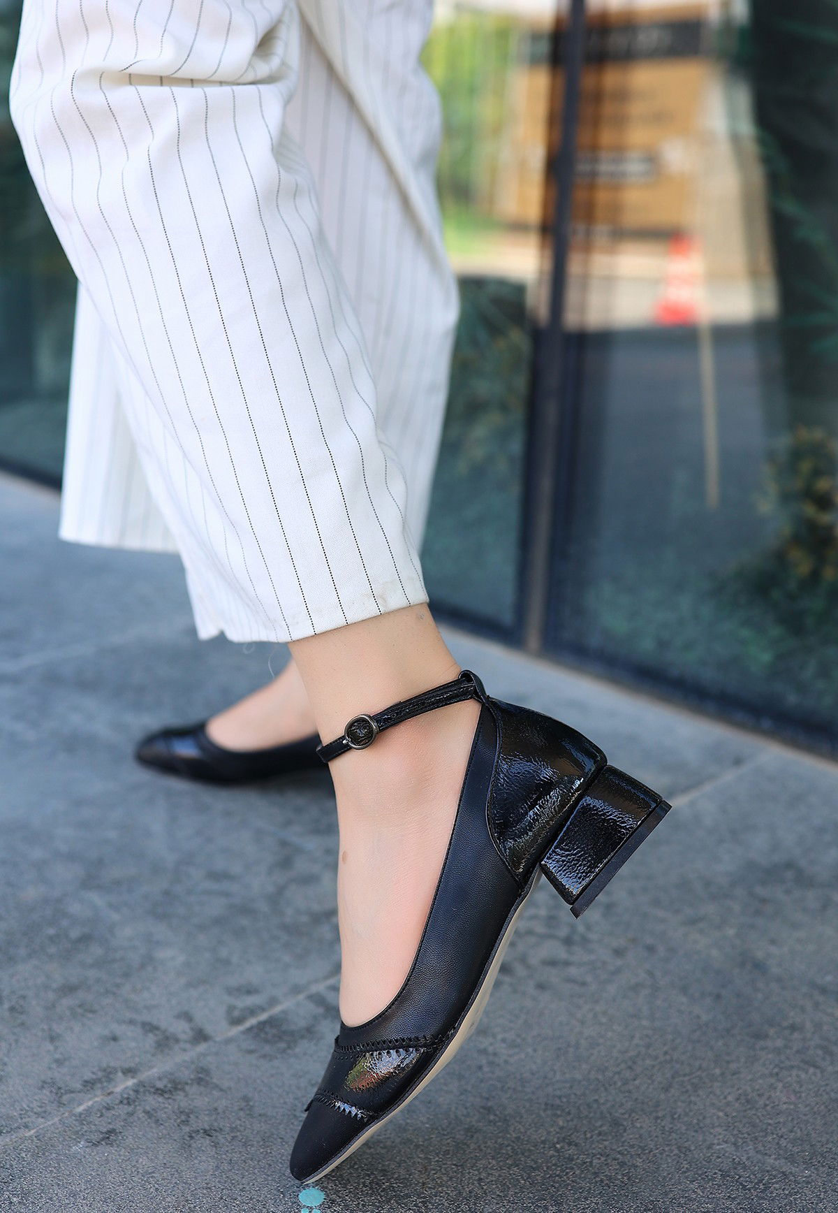 Black Skin Heeled Shoes