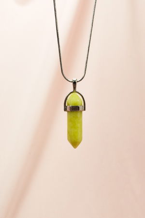 Peridot Natural Stone Chain Necklace with Handmade Design Pendant: 3.5 cm Chain: 20 cm Boxed