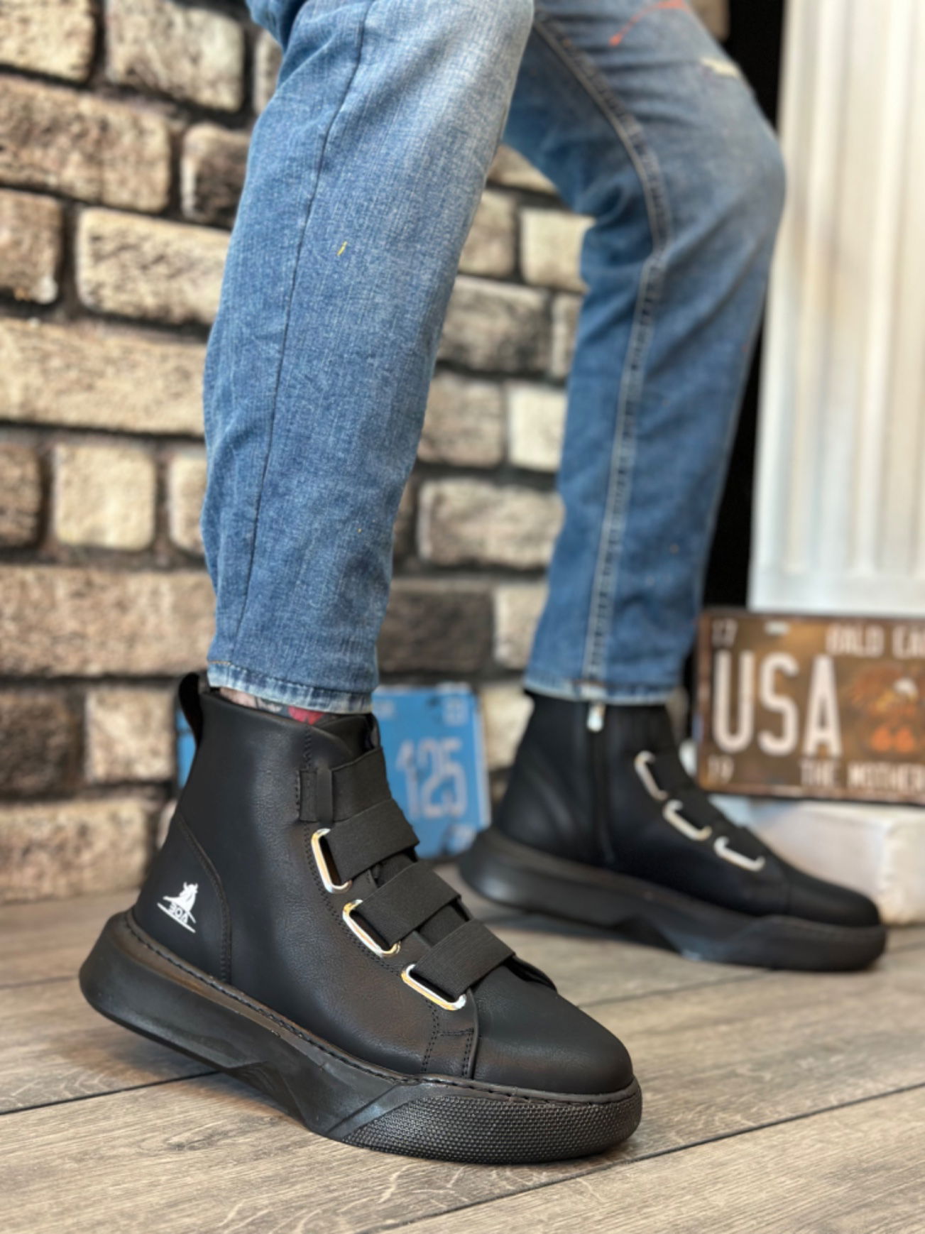 BA0142 Men's High-Top Black High-Top Black Soled Sport Boots with Straps