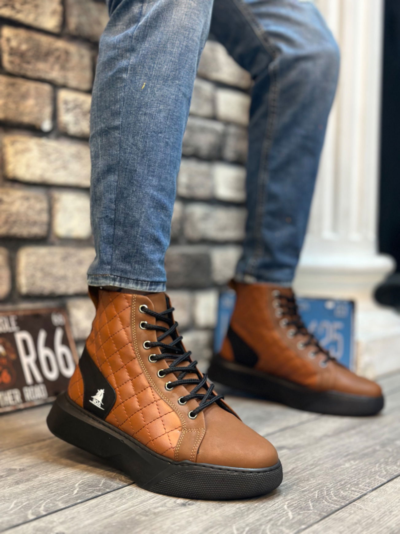 BA0159 Lace-up Dark Tan Quilted Men's High Sole Sport Boots