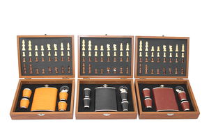 Wooden Boxed Chess Flask Set with Leather Alk2684