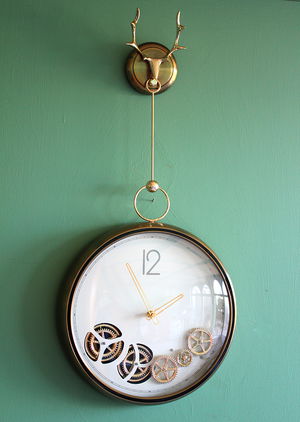 Wall Clock with Wheel and Deer Alk1587