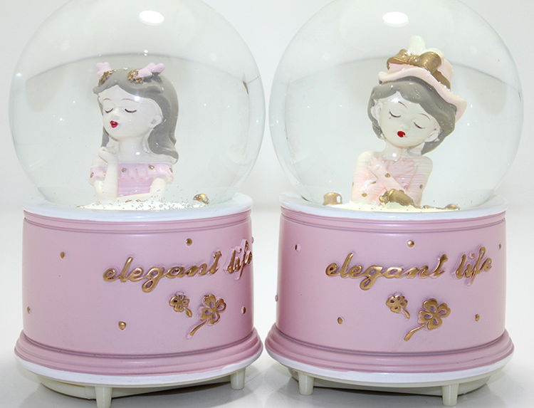 Snow Globe Lighted Musical Globe 13 Cm ALK278