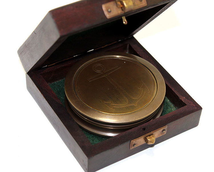 Brass Compass with Wooden Box KSK41