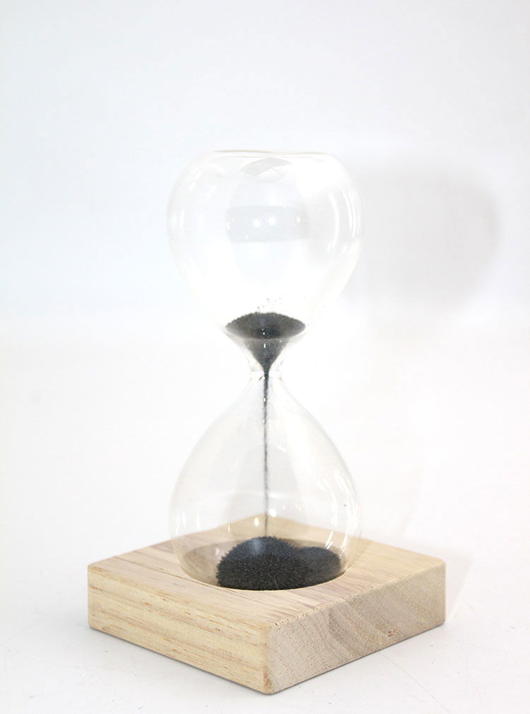 Magnetic Hourglass Alk2499