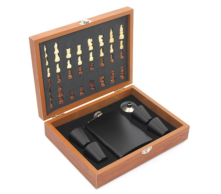 Chess Flask Set with Wooden Box Alk37