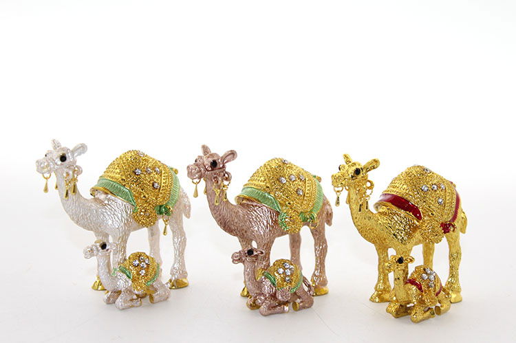 Swaroski Camel with Cubs Alk2084