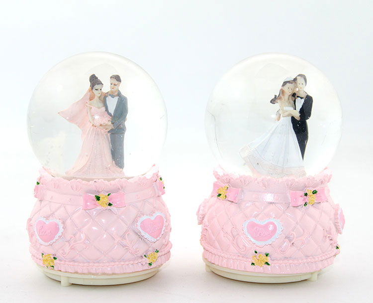 Lighted Musical Snow Globe 13 Cm Alk1787